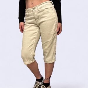 Levi's White Denim Capri Pants - Size 8
